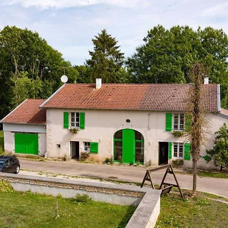 Jolie Vache Deguisee En Fleurs, Chambre D'Hote A Soulosse Exterior foto